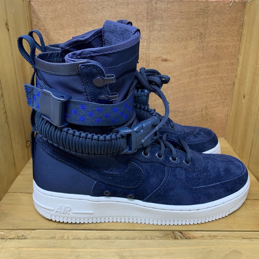 🌍 NEW Nike SF AF1 - Womens Size 8
